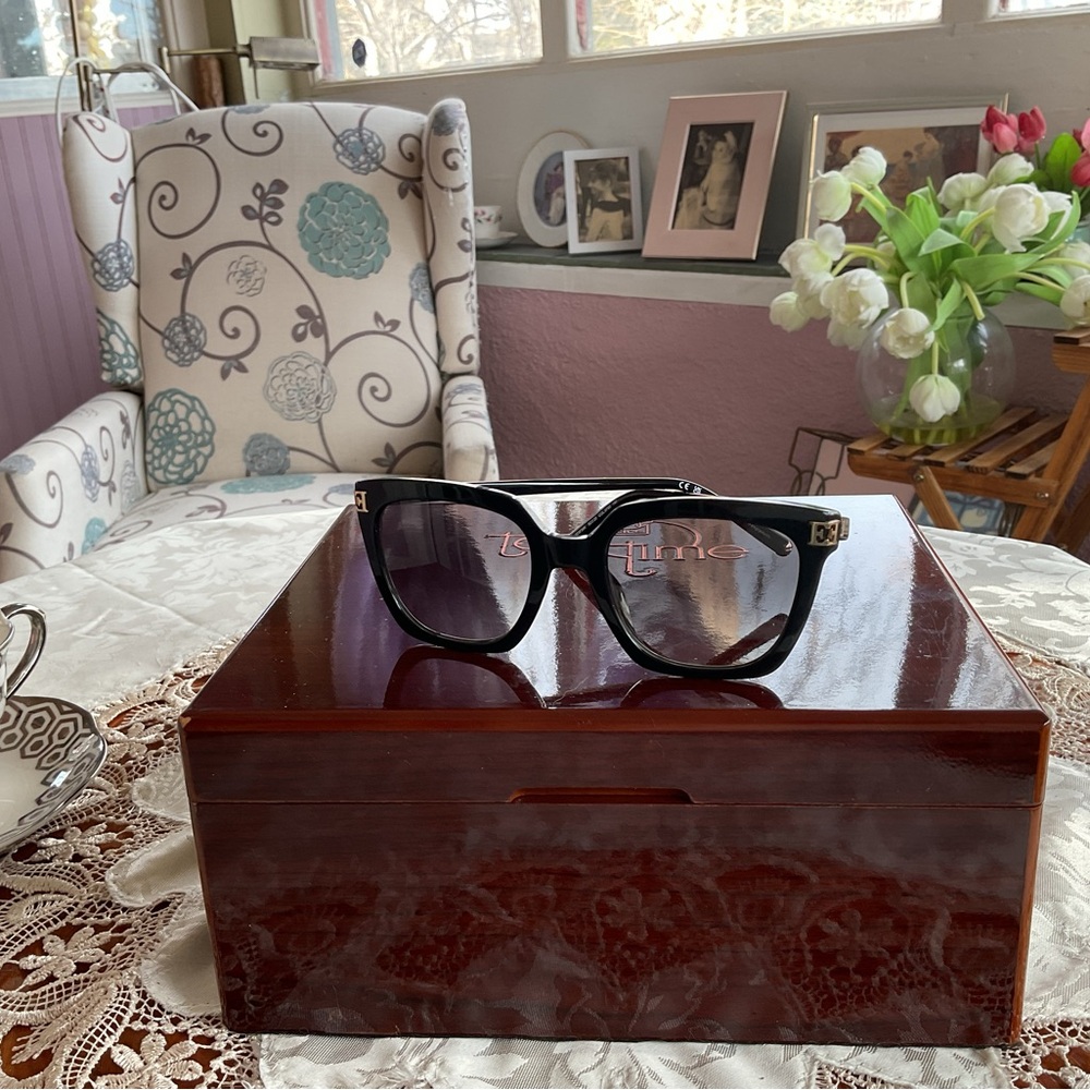 ESCADA CHIQUE SUNGLASSES NWOT - Picture 5 of 12